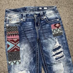 Y2K Miss Me Distressed Embroidered Acid Wash Capri  Jeans Size 27x21 Grunge